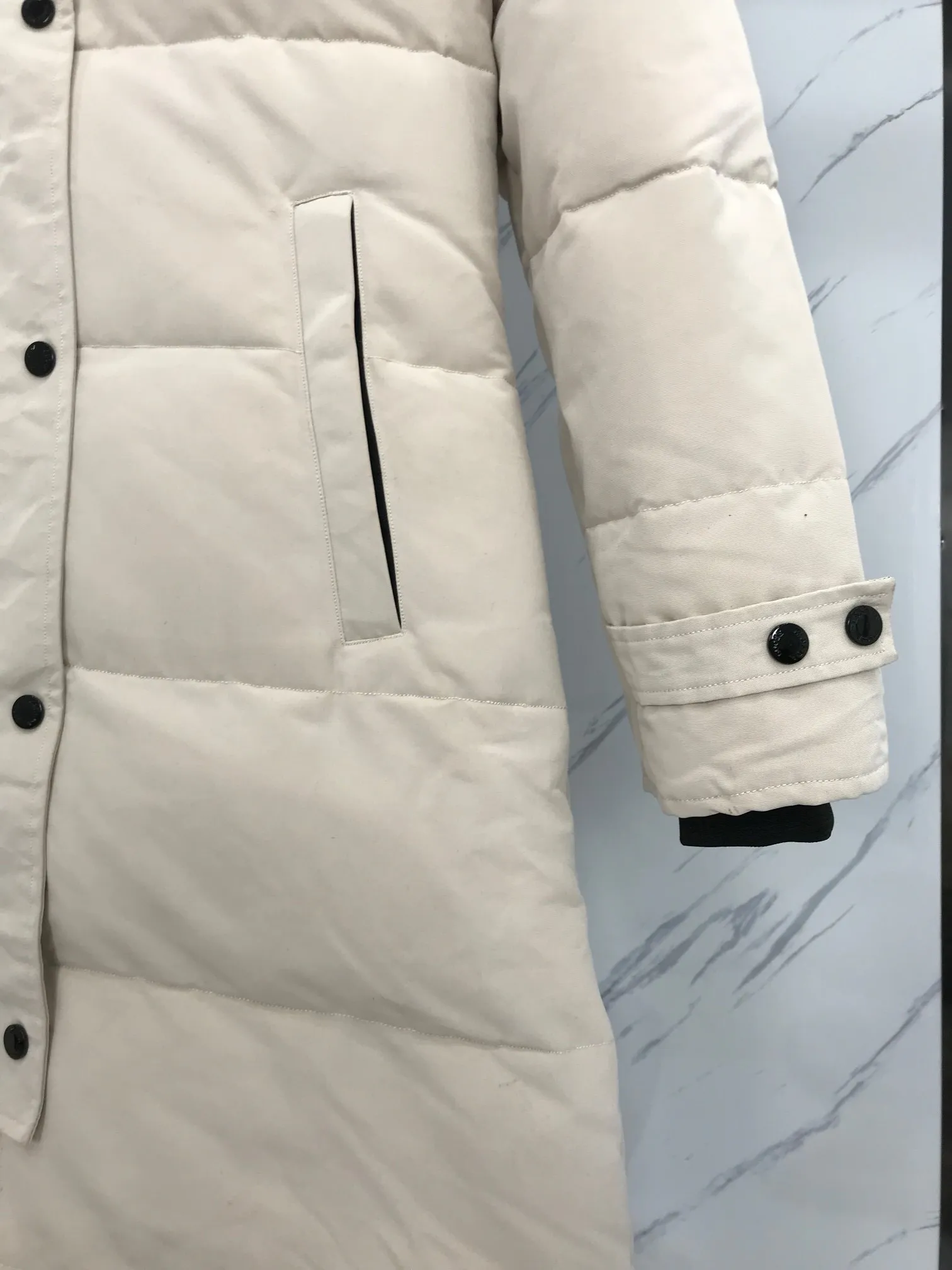 Style number: Y 97 top source Cream White Canada Goose/Canada Goose 15 women's down jackets